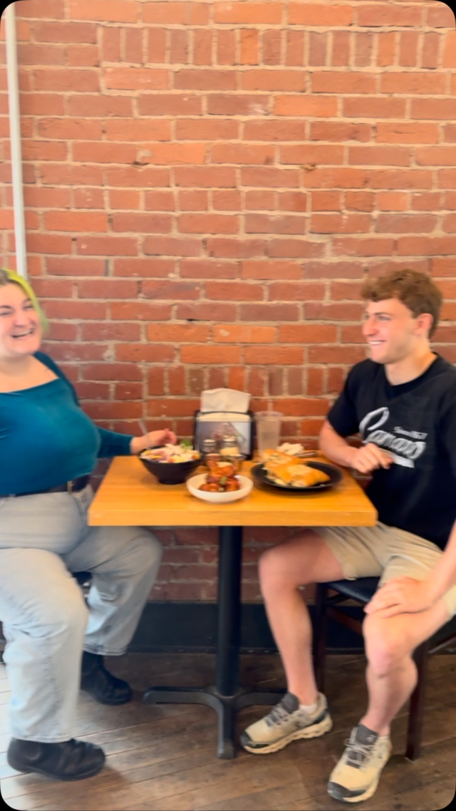 Come check out our new menu items at tastepangeapizzeria downtown, next to 2nd Language!🥗House salad: locally grown green mix, red onion, olives, tomatoes, banana peppers, and mozzarella cheese. Add protein choice of sliced ham, pepperoni, or chicken.🍗Wings: house buffalo, sweet Thai chili, Calabrian hot honey, or naked with your choice of housemade ranch or blue cheese dipping sauces.🍕Kids 10” pizza: choice of cheese, cupperoni or sausage. #pizzalovers #bytheslice #scratchkitchen #pangeapizzeria #pangeapizza #chickenwings🍗